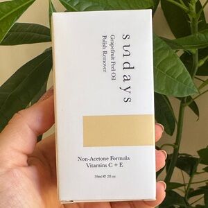 Sundays Grapefruit Red Oil Nail Polish Remover - new in box